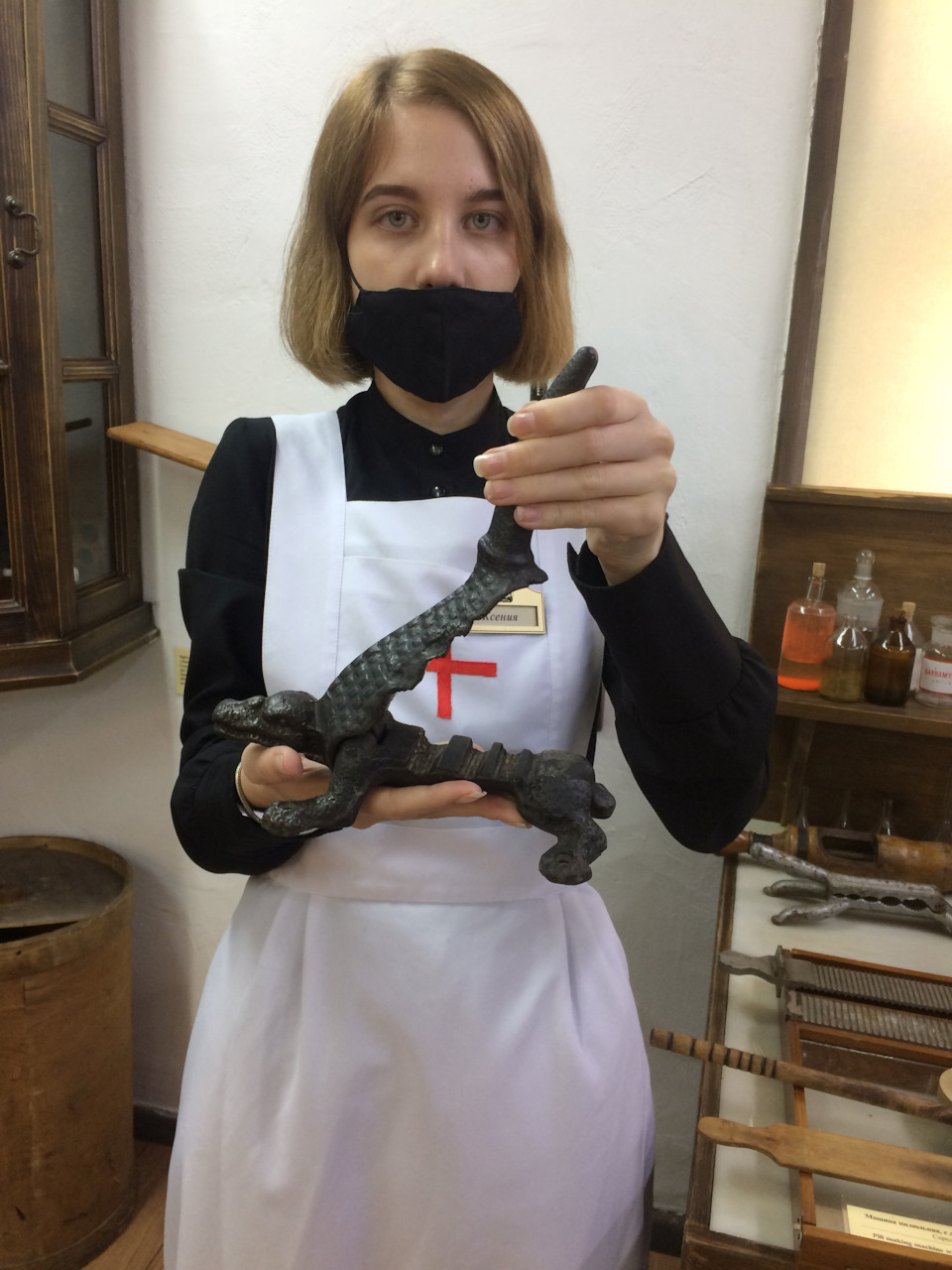 Догадайтесь, что у экскурсовода в руках. — Nissan R'nessa