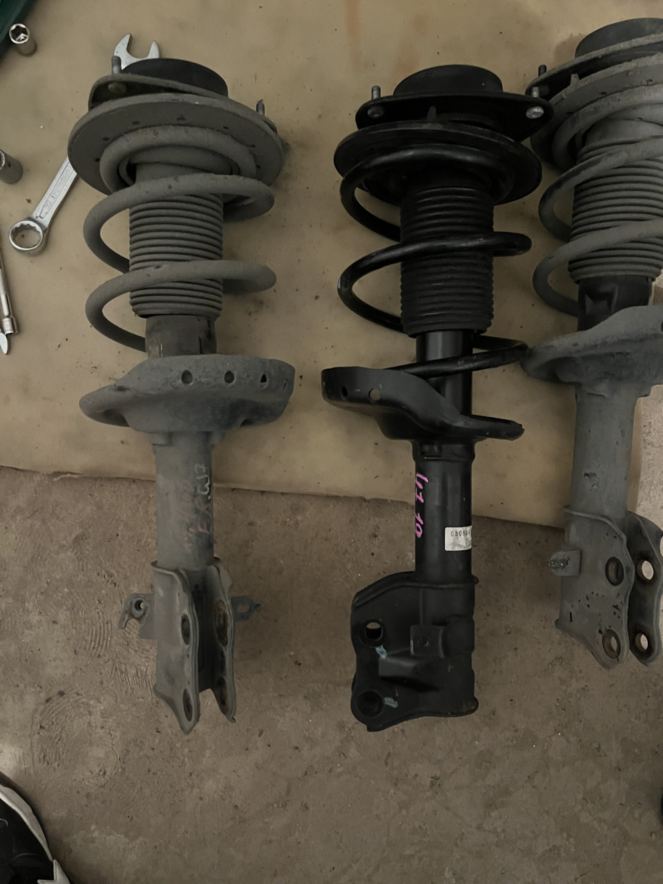 Нашел в гараже сток передние стойки. сток импреза и новая. — Subaru Impreza (GJ/GP)