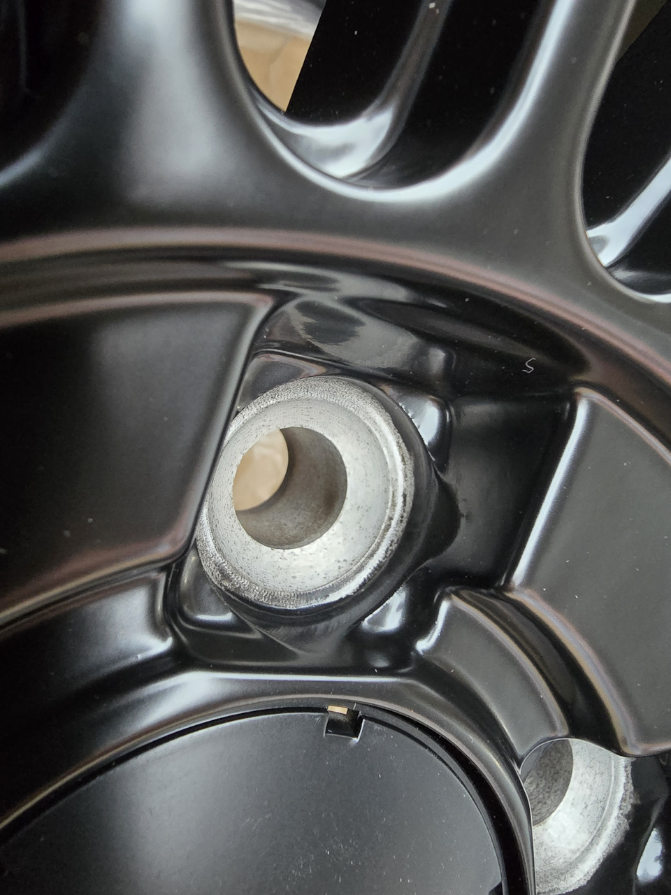 1 — BMW 7 series (E65/E66)