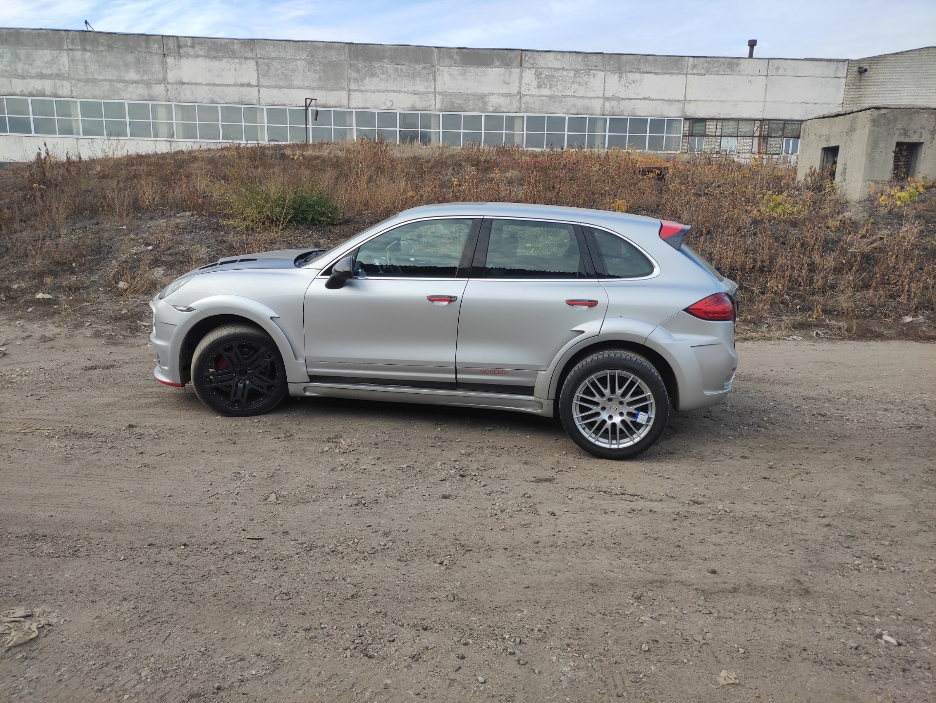 Шины cayenne. Cayenne 265 60 18. porsche cayenne режим домкрата.