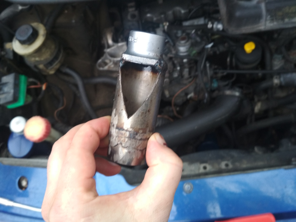 Замена управляющей форсунки N2 — Peugeot 806, 1,9 л, 2000 года ...