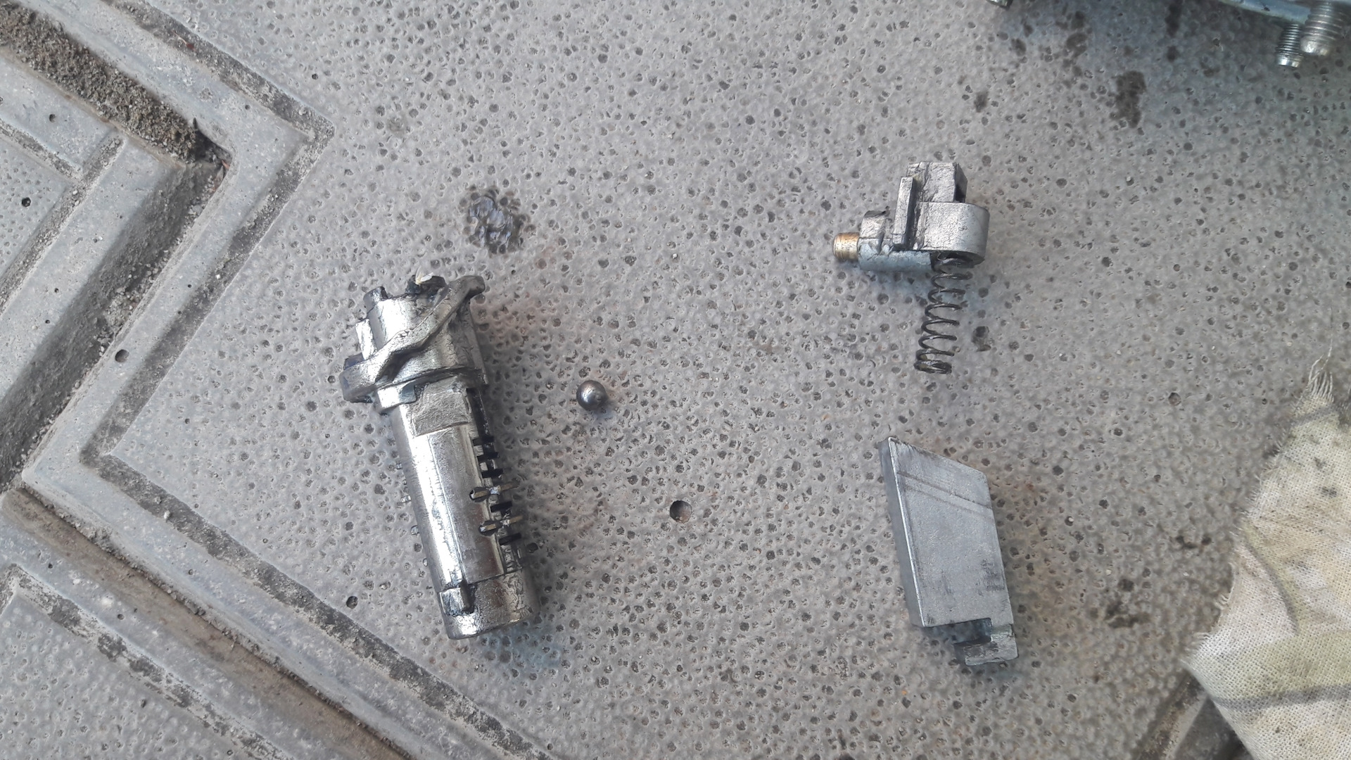 Замок зажигания заклинило - Lada Калина хэтчбек, 1,6 л, 2012 года поломка DRIVE2