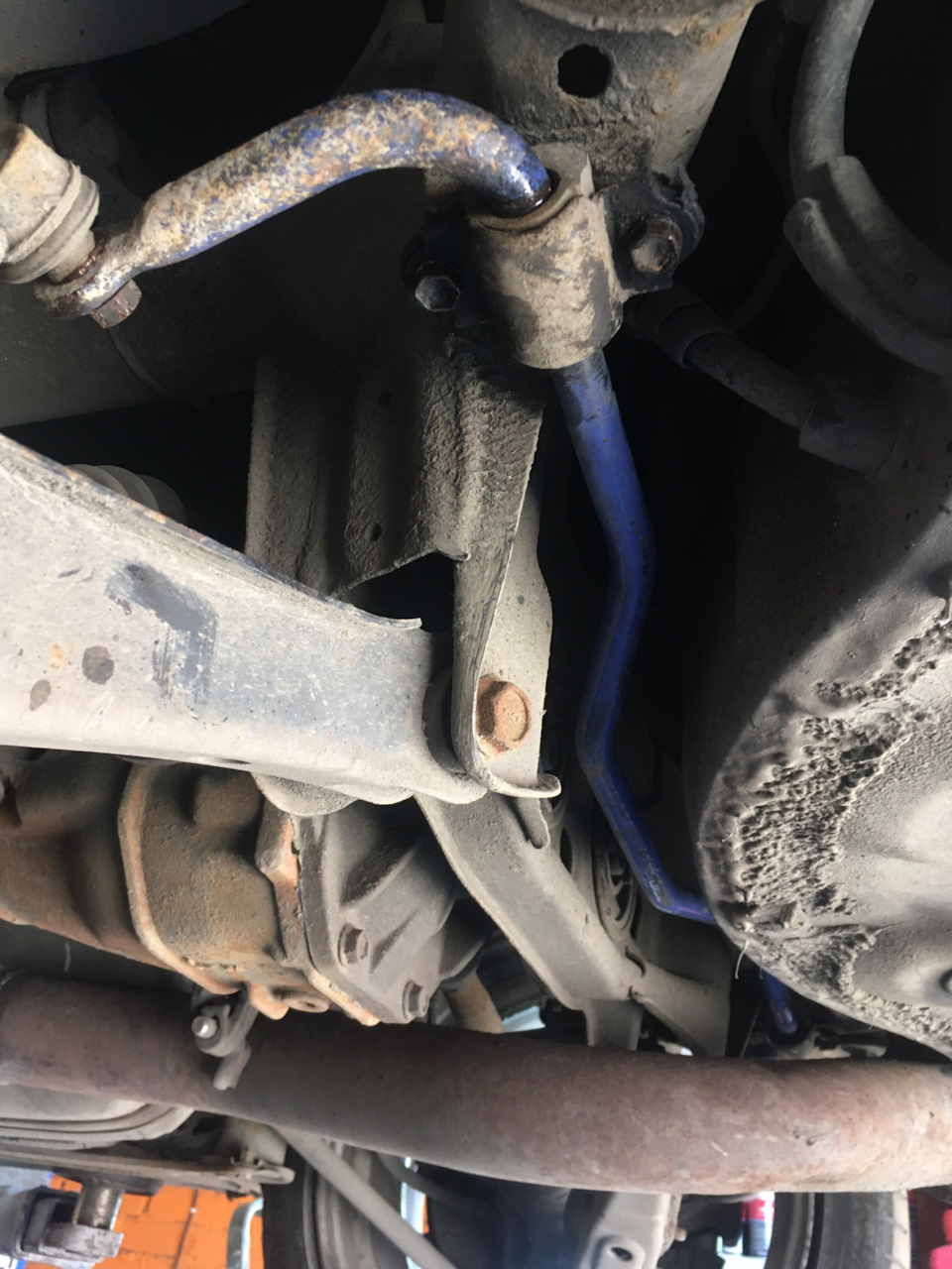 Замена внутреннего пыльника шруса — Nissan Qashqai (1G), 2 л, 2010 года ...