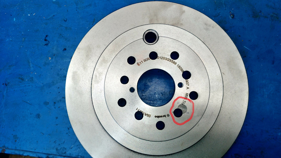 тормозной диск передний левый