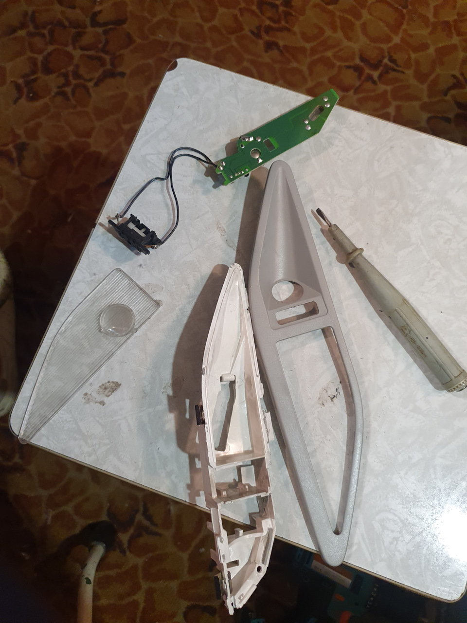 для покраски, разобрал, чтобы маску открасить в черный) — BMW 5 series (E39)