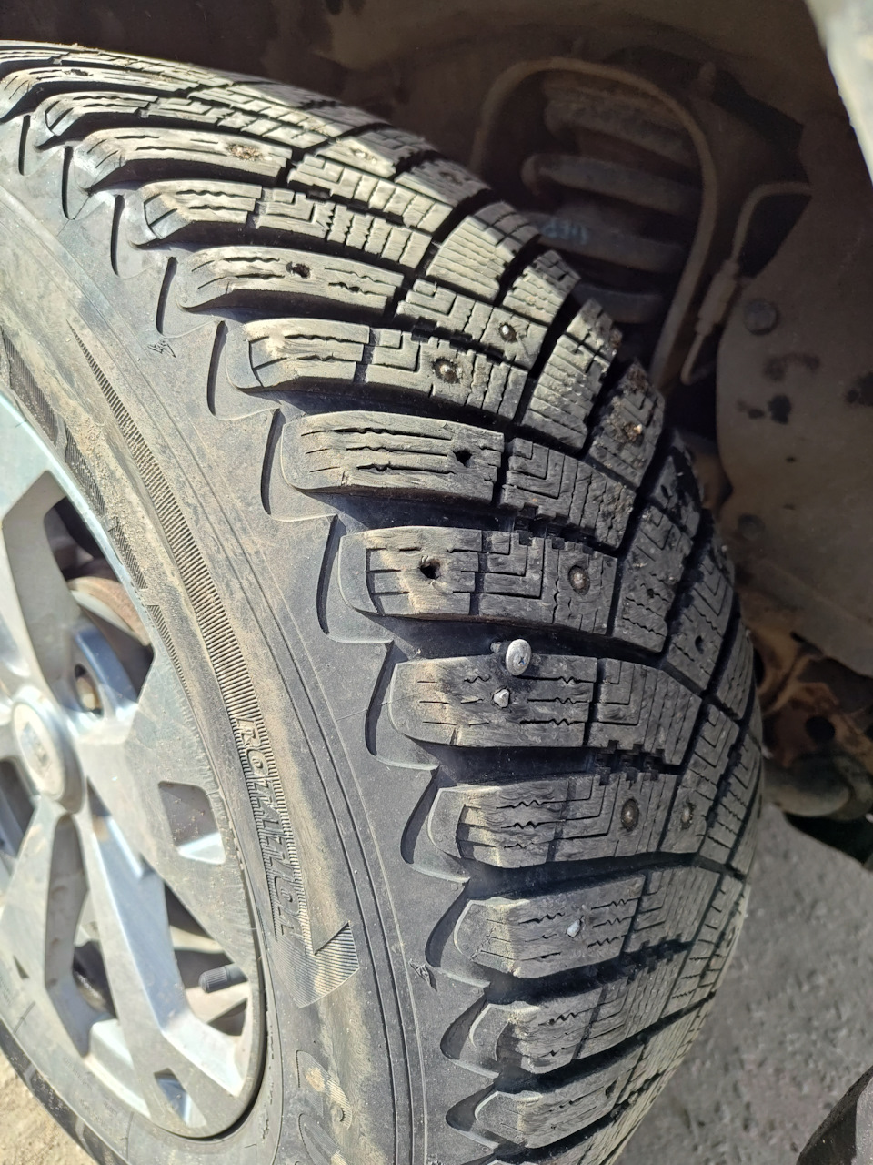 Саморез тут как родной — Mitsubishi L200 (5G)