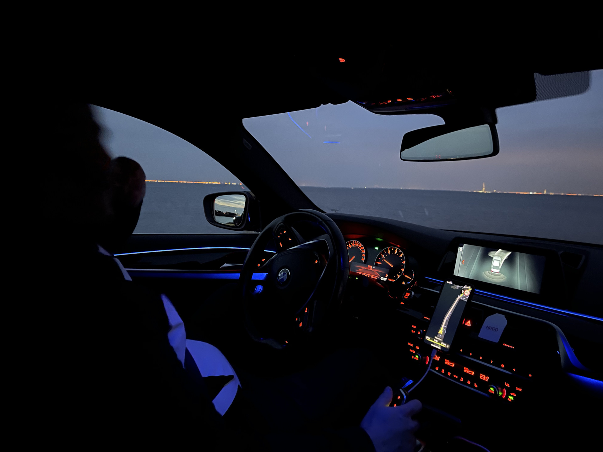 черный быстрый бмв увези меня к луне. Bmw m5 в темноте. черный быстрый бмв увези меня к луне. бмв зима ночь. черный быстрый бмв увези меня к луне.