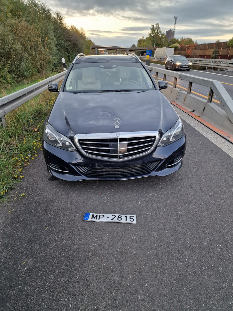 Снова авария . — Mercedes-Benz E-class (W212), 3 л, 2013 года | ДТП | DRIVE2