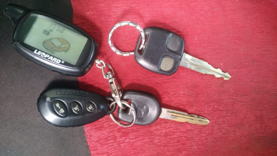 Замена личинок замков передних дверей — Mitsubishi Galant (8G), 2,4 л ...