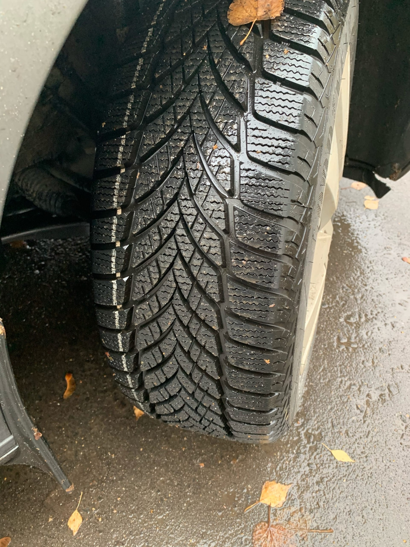 Липучка 205. 205/55r16 Goodyear ULTRAGRIP Ice 2 94t. Goodyear ULTRAGRIP Ice 2 205/55 r16. Гудиер резина зимняя липучка r16. Гудиер липучка r16.