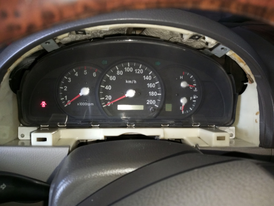 Замена лампочек подсветки приборной панели Киа Соренто 1. — KIA Sorento ...