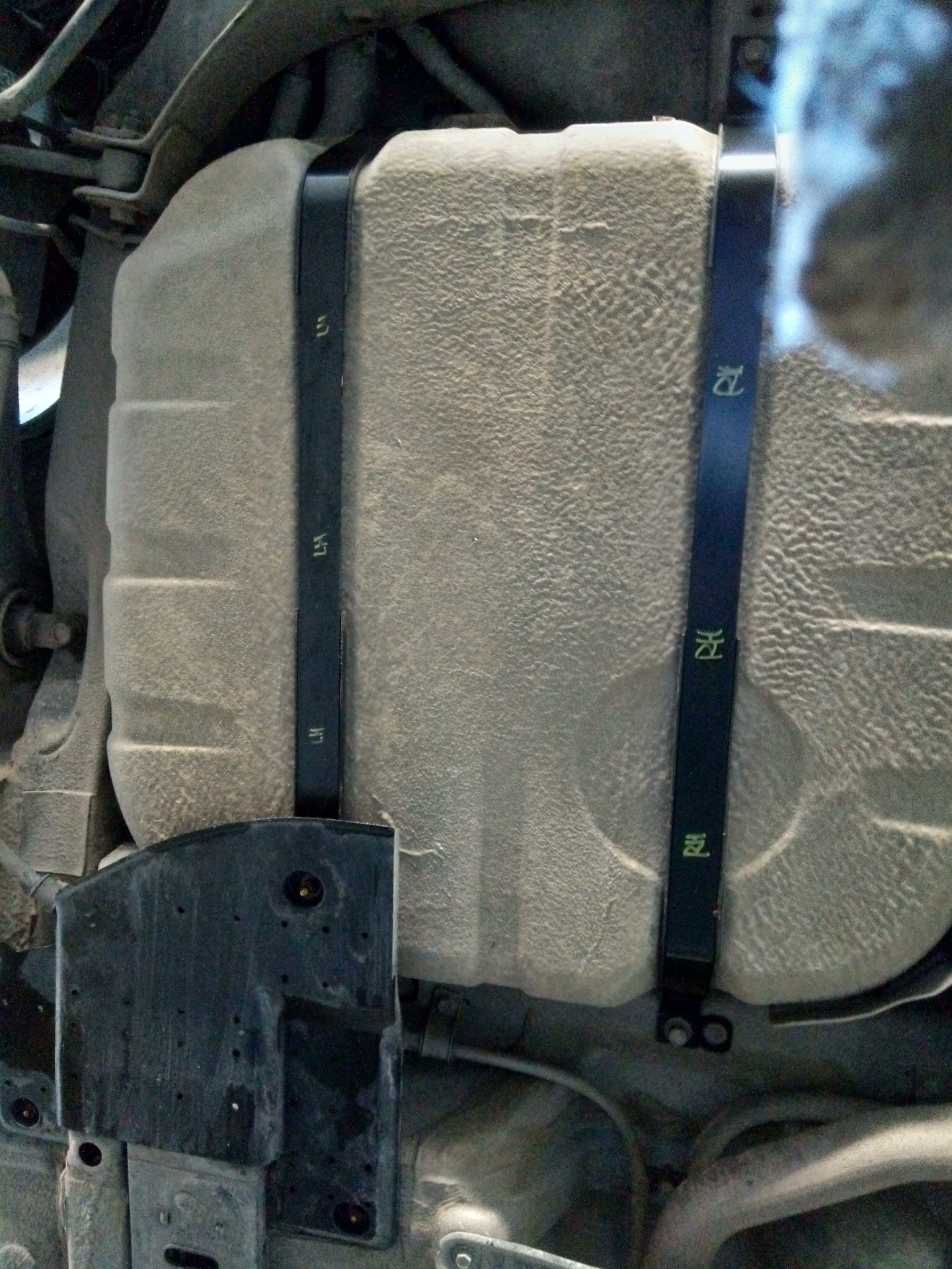 Замена хомутов бензобака. — KIA Ceed (1G), 1,6 л, 2010 года ...