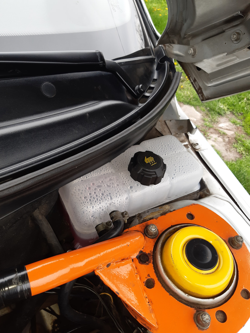 Бачок Приора и тросик сцепления ДААЗ — Lada 21124, 1,6 л, 2005 года ...