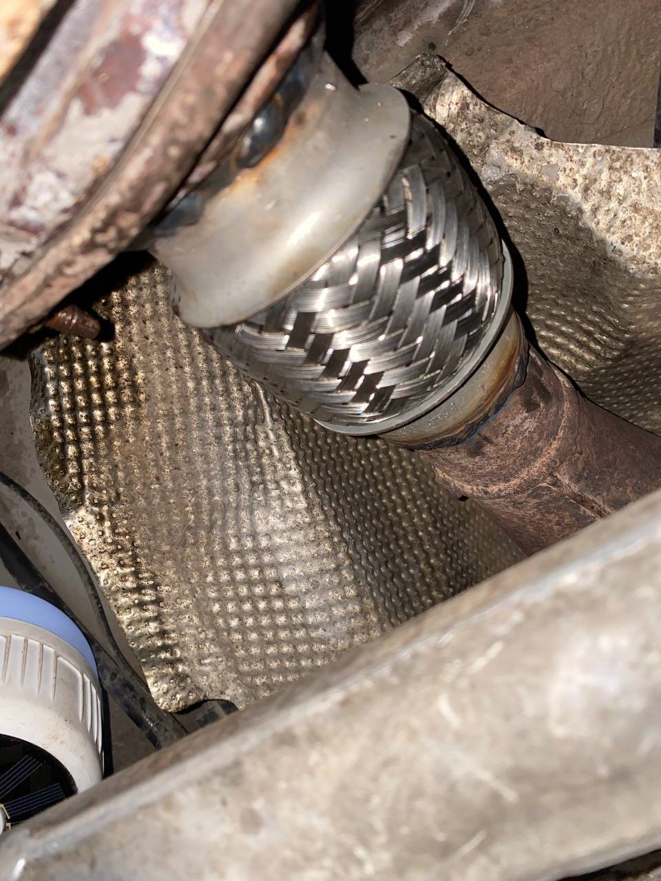 Гофра глушителя — вопрос закрыт + фишка бензонасоса — Renault Megane II ...