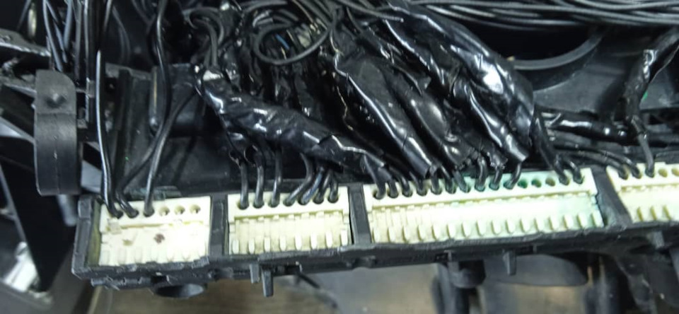 Запотела фара…последствия — BMW 5 series (F10), 3 л, 2016 года ...