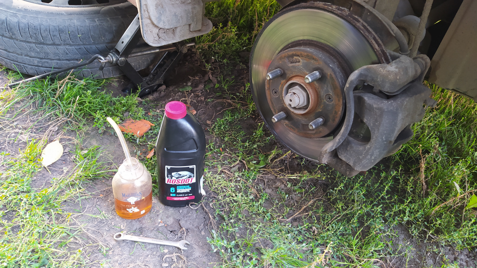 На выходных дошли руки до киянки. Замена поршня заднего суппорта ...