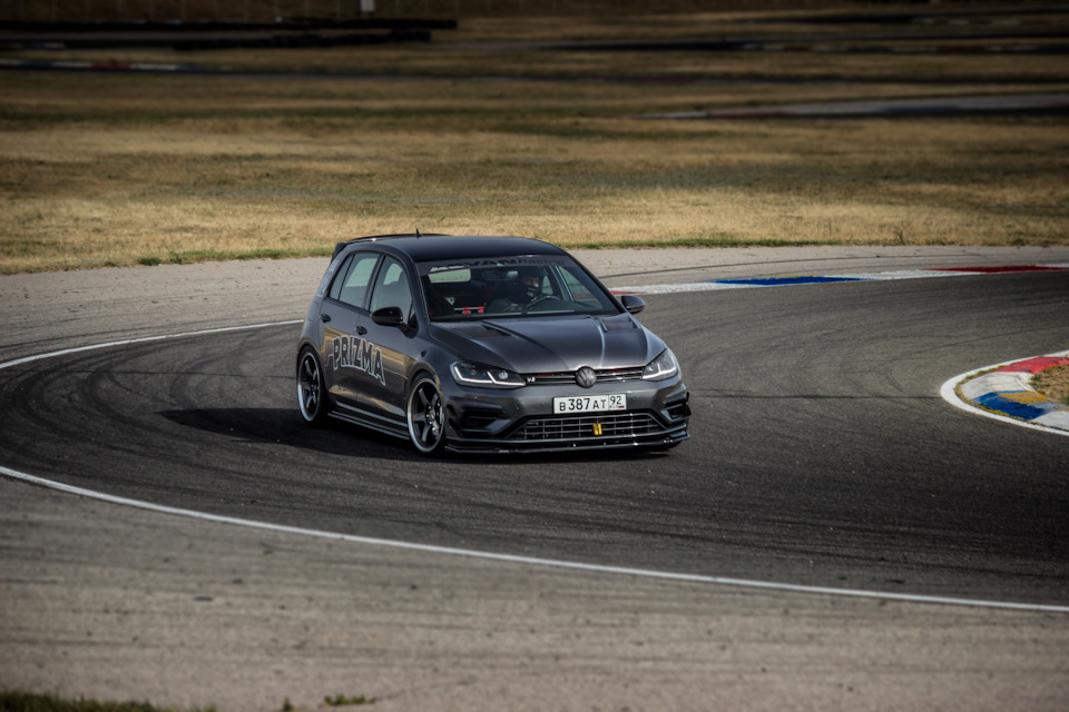Photo from the logbook Volkswagen Golf R Mk7