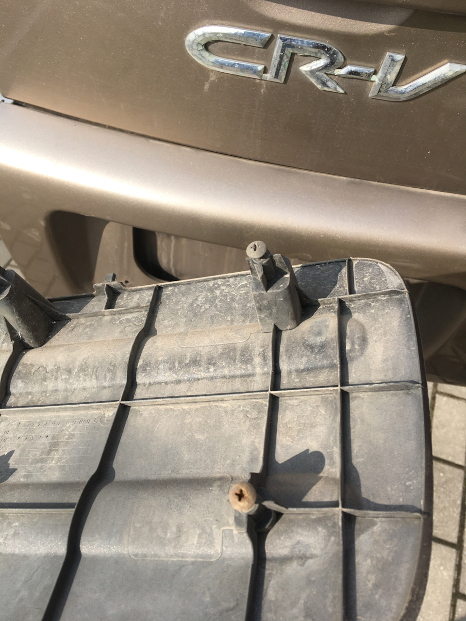 Как снять накладку двери багажника. — Honda CR-V (RD4, RD5, RD6, RD7 ...