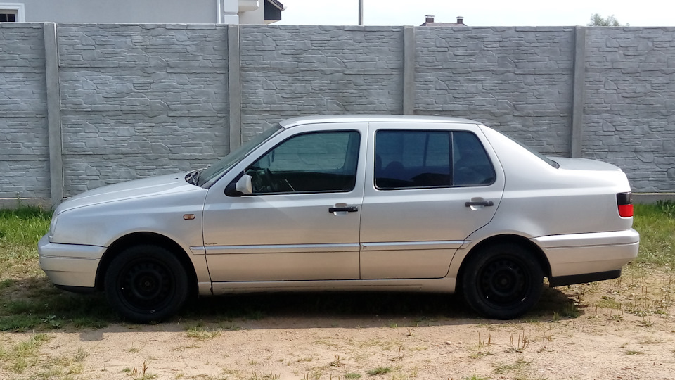 VW Vento Wheels Black