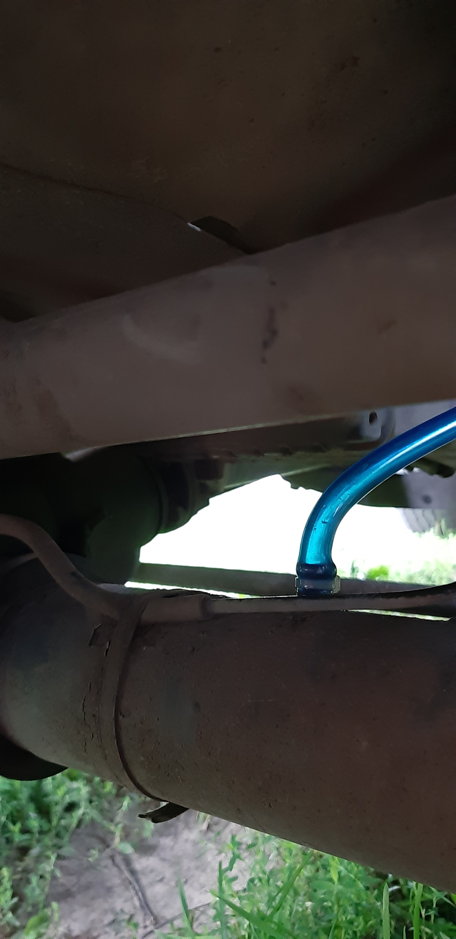 Вывод сапунов мостов под капот и в багажник. — УАЗ Patriot, 2,7 л, 2016 ...