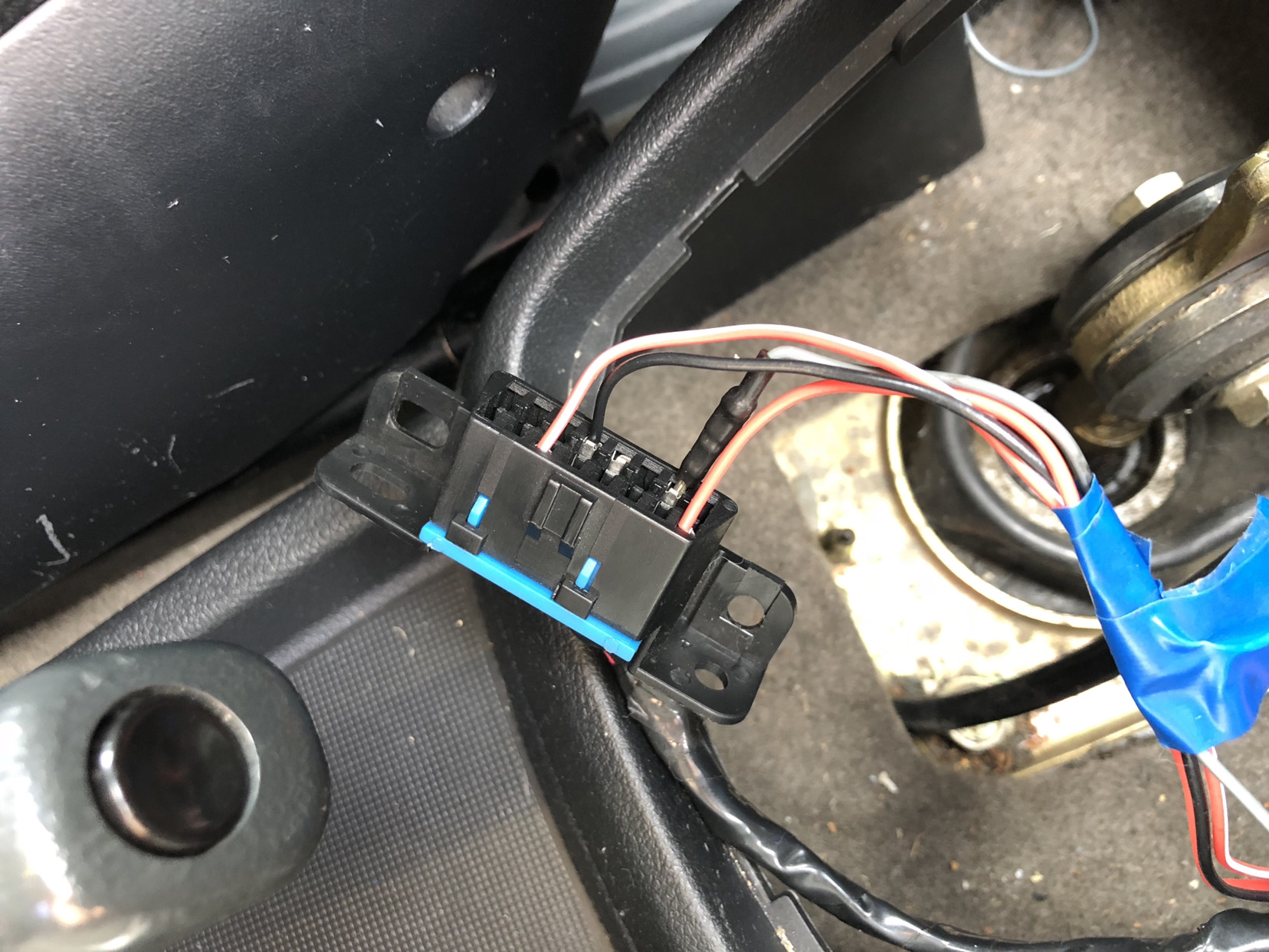 Диагностика калина. Разъём ОБД Калина 2. Калина 2 гнездо OBD. Obd2 Калина 1.