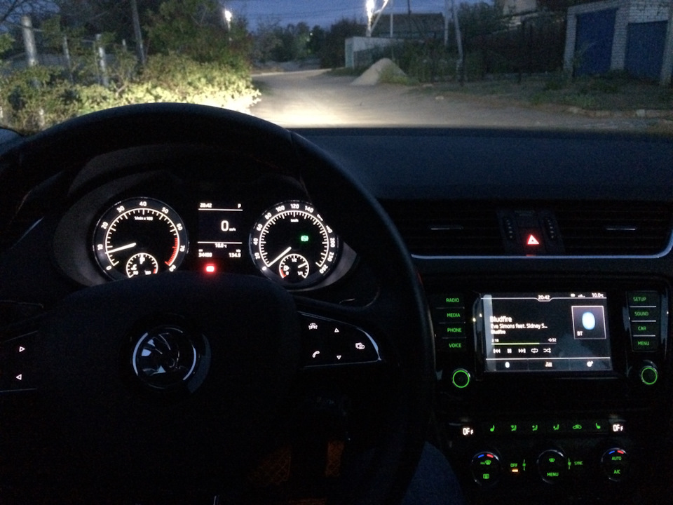 Диодные лампочки в ближний свет. — Skoda Octavia A7 Mk3, 1,8 л, 2016 ...