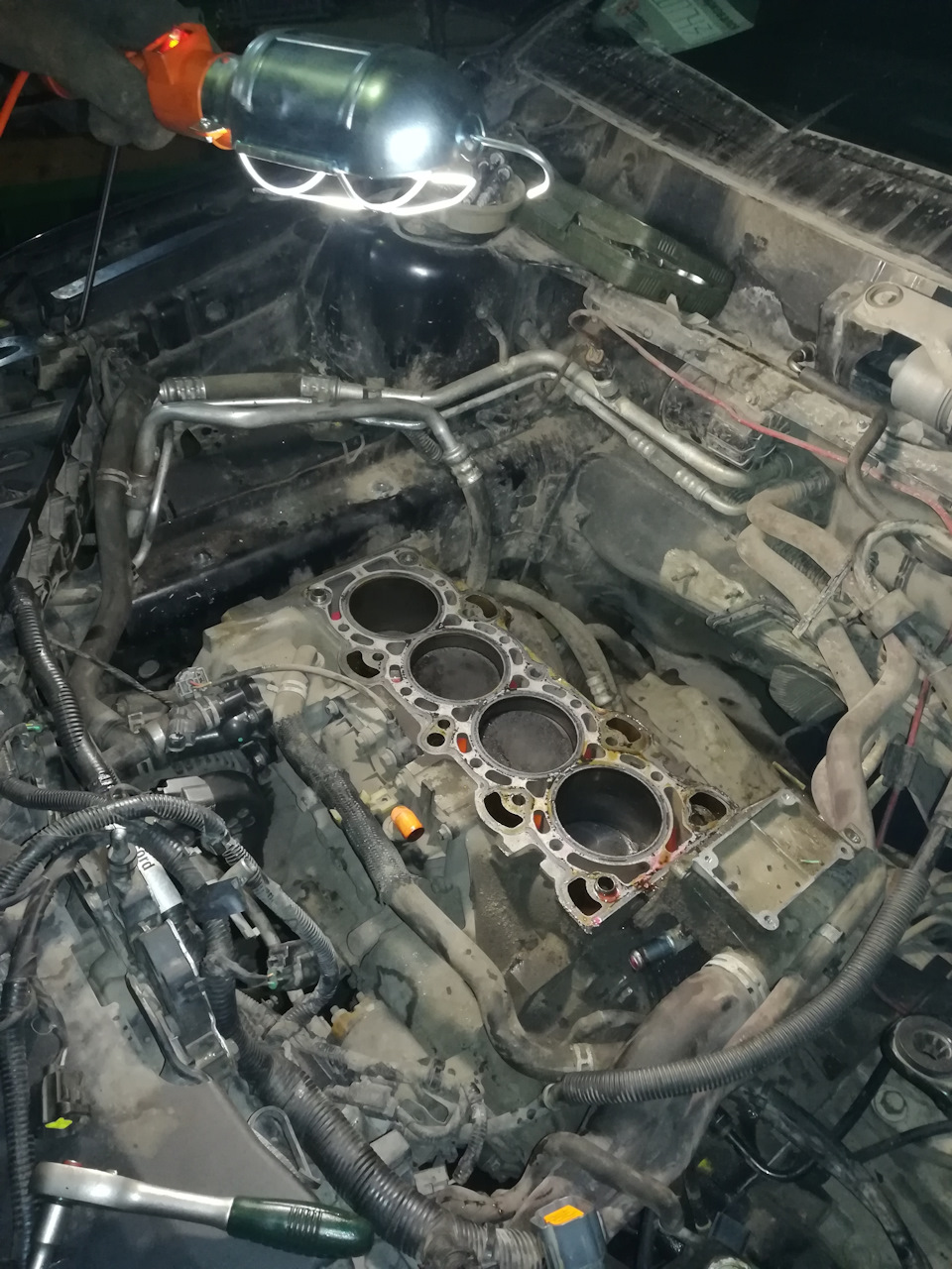 Замена передних тормозных дисков и колодок — Toyota Land Cruiser 100, 4 ...