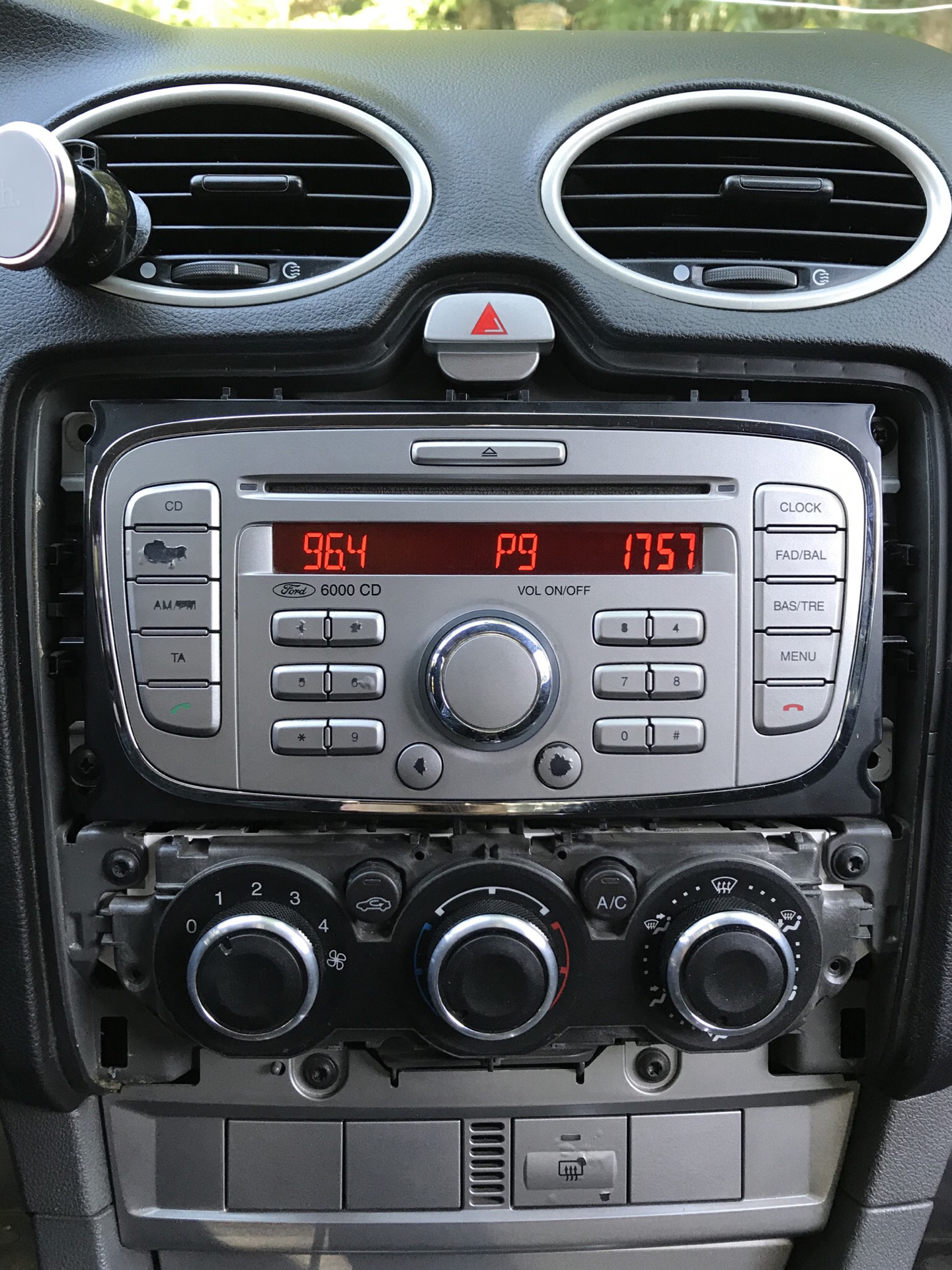 Магнитофон форд фокус. Магнитола Ford Focus 6000cd. Аудиосистема Форд фокус 2. Ford Focus 2 2 магнитолы. Магнитола Форд фокус 2 2008-2011.