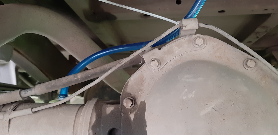 Вывод сапунов мостов под капот и в багажник. — УАЗ Patriot, 2,7 л, 2016 ...