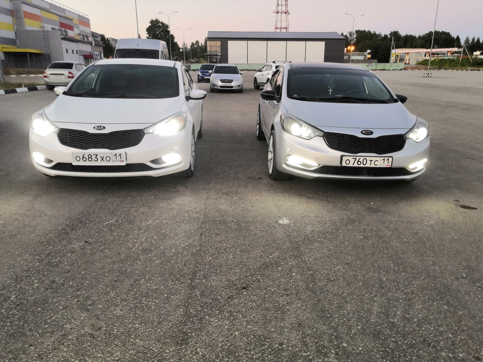 Лада друзья. Бмв любовь. Приора сходка. Машина 2. Мажор машина.