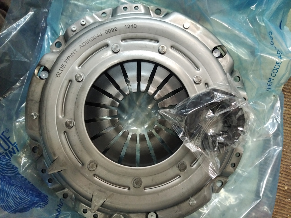 Заменил двухмассовый маховик на VW TOURAN 2006 год 1.9 TDI, BLS на ...