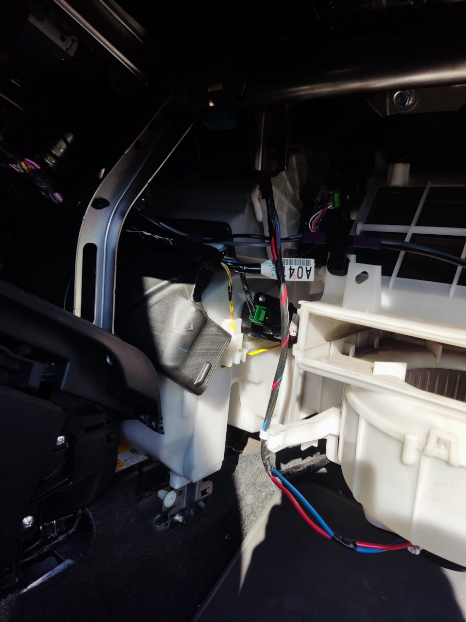 Течь радиатора. Как добраться до испарителя кондиционера. — Mitsubishi ...