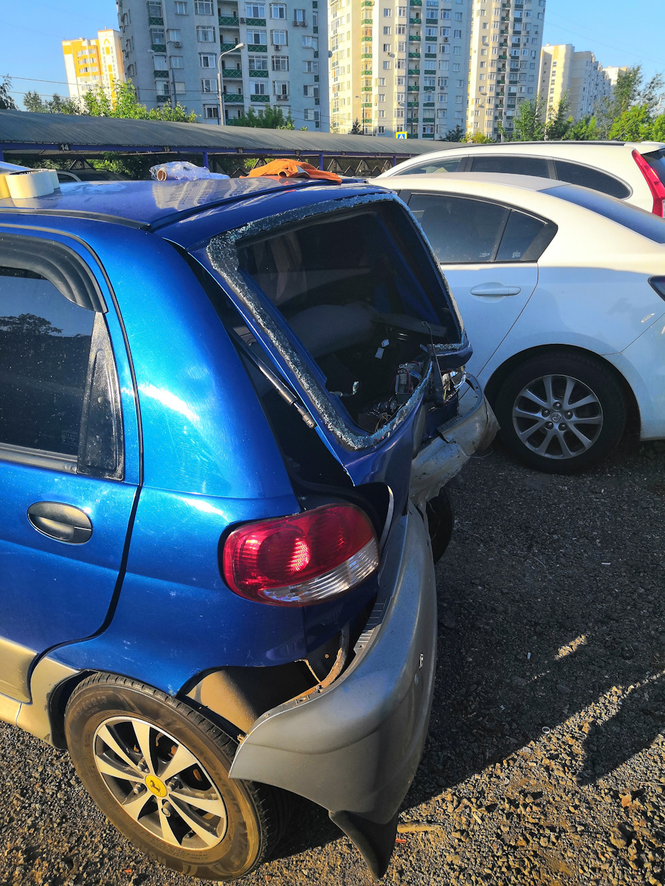 Дтп дэу матиз. Daewoo Matiz синий. Дэу Матиз битый в зад. Голубой Матиз битый.