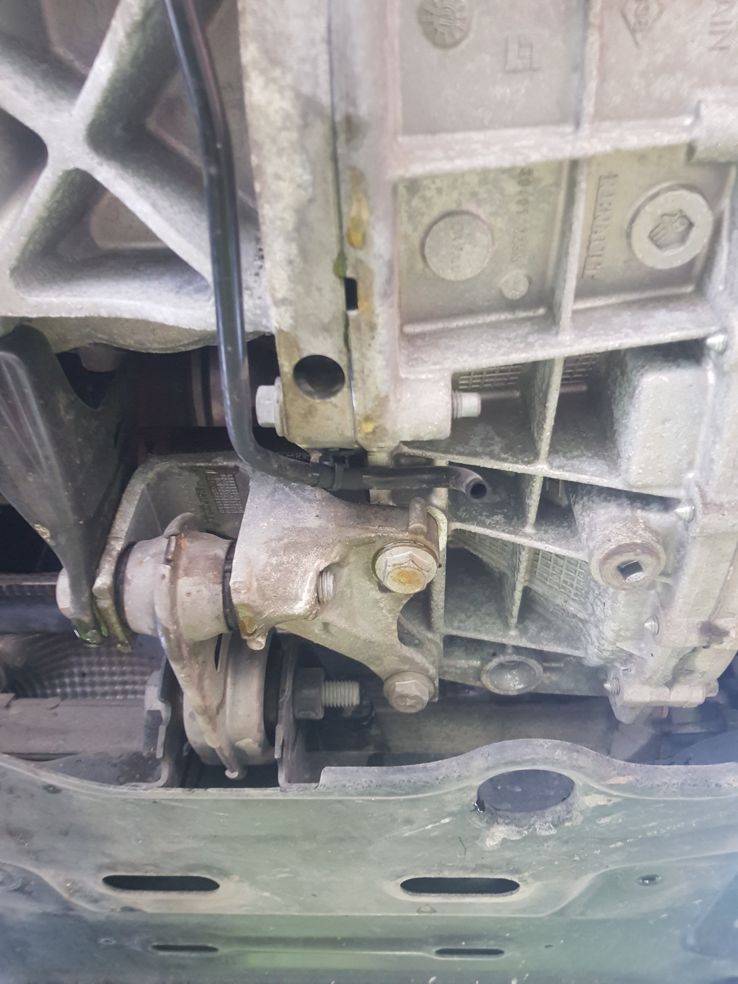 Потёк термостат renault megane 4 — Renault Megane IV, 1,5 л, 2017 года ...
