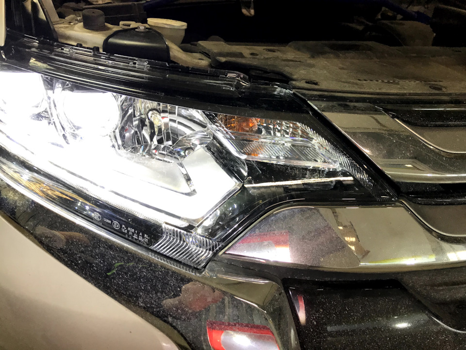 Сияют. — Mitsubishi Outlander (3G)