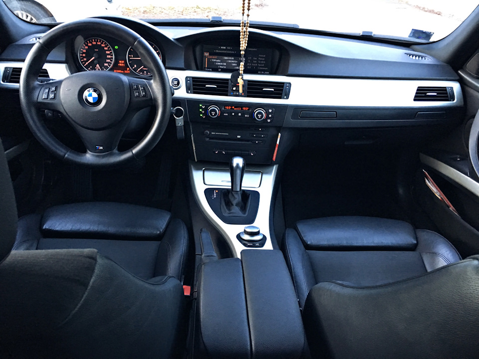 Bmw e90 скрипы в салоне