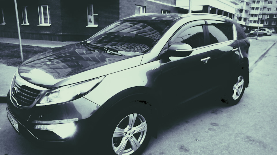 KIA Sportage III AWD brown color