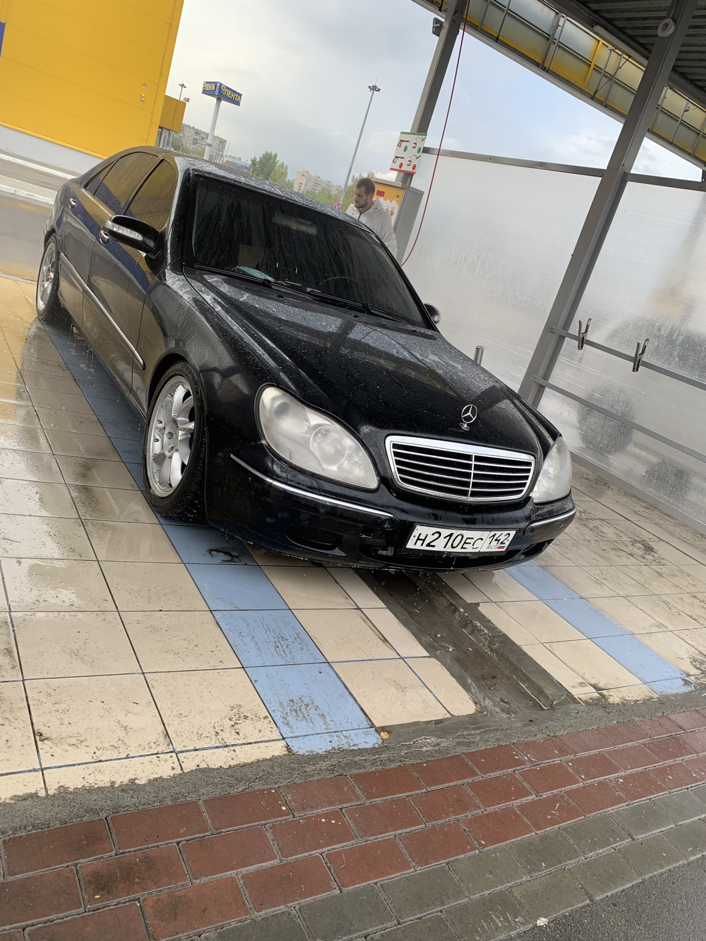 За ночь садится аккумулятор (( — Mercedes-Benz S-Class (W220), 5,8 л, 2001  года | электроника | DRIVE2