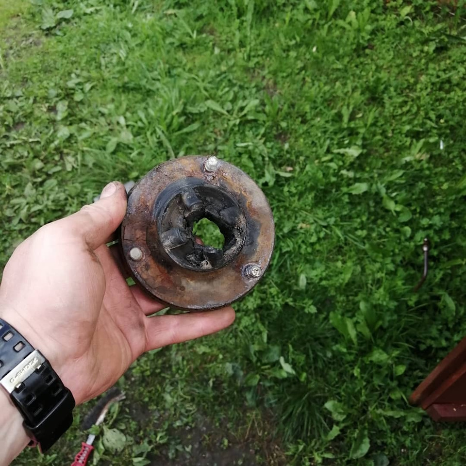 Замена опоры заднего амортизатора — BMW 5 series (E34), 2,5 л, 1989 ...