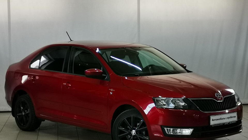 Красный Ruby Skoda Rapid