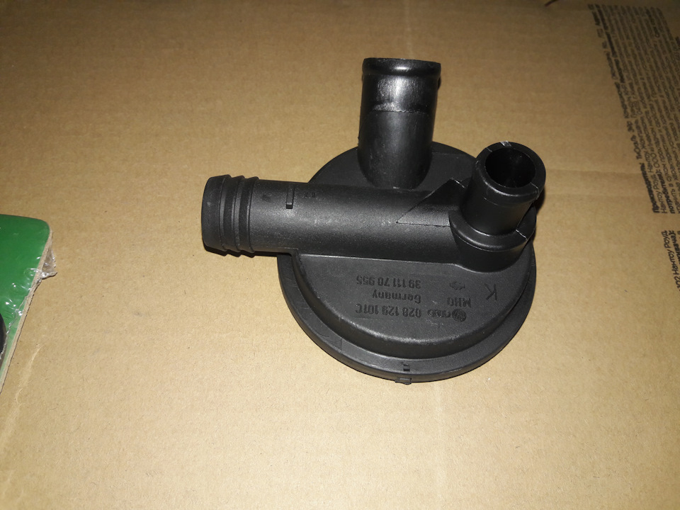 замена клапана картерных газов + замена прокладки — Volkswagen ...