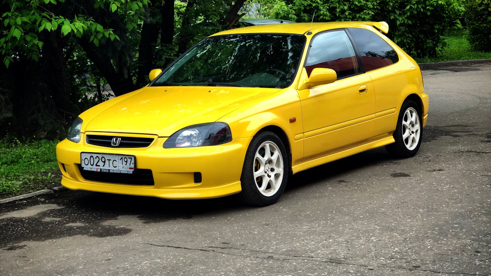 Honda Civic Hatchback Yellow Bully