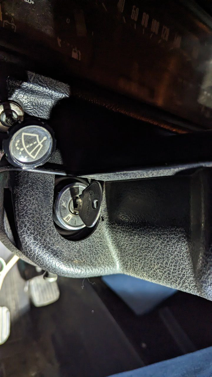 Установка логановских суппортов, Замена замка зажигания и прощай. — ИЖ ...