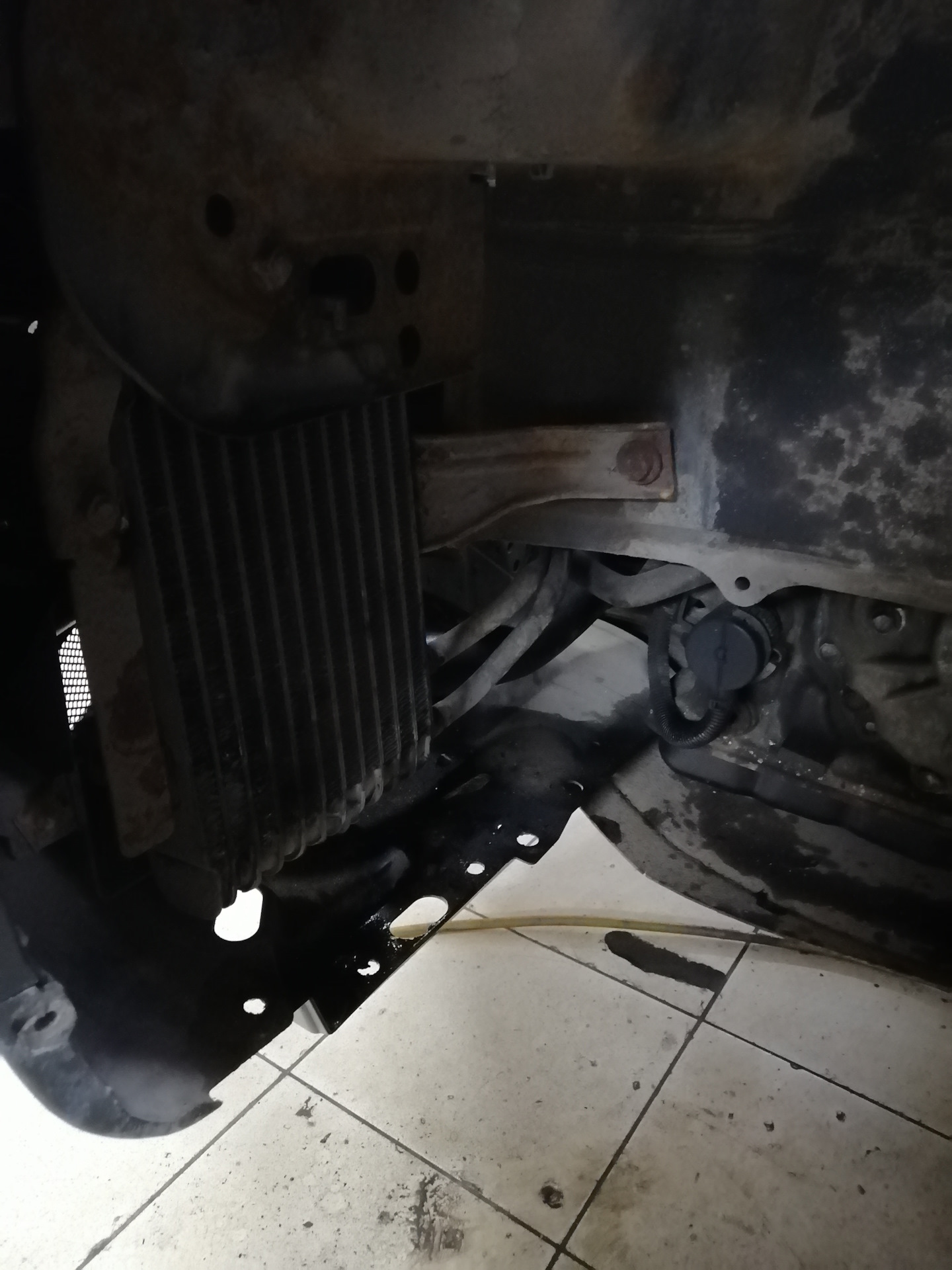 Из вариатора вытекло масло. Ремонт — Mitsubishi Outlander XL, 2,4 л ...