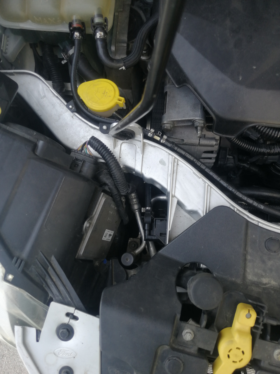 Y-трубка под правую сторону — Ford Kuga (2G)