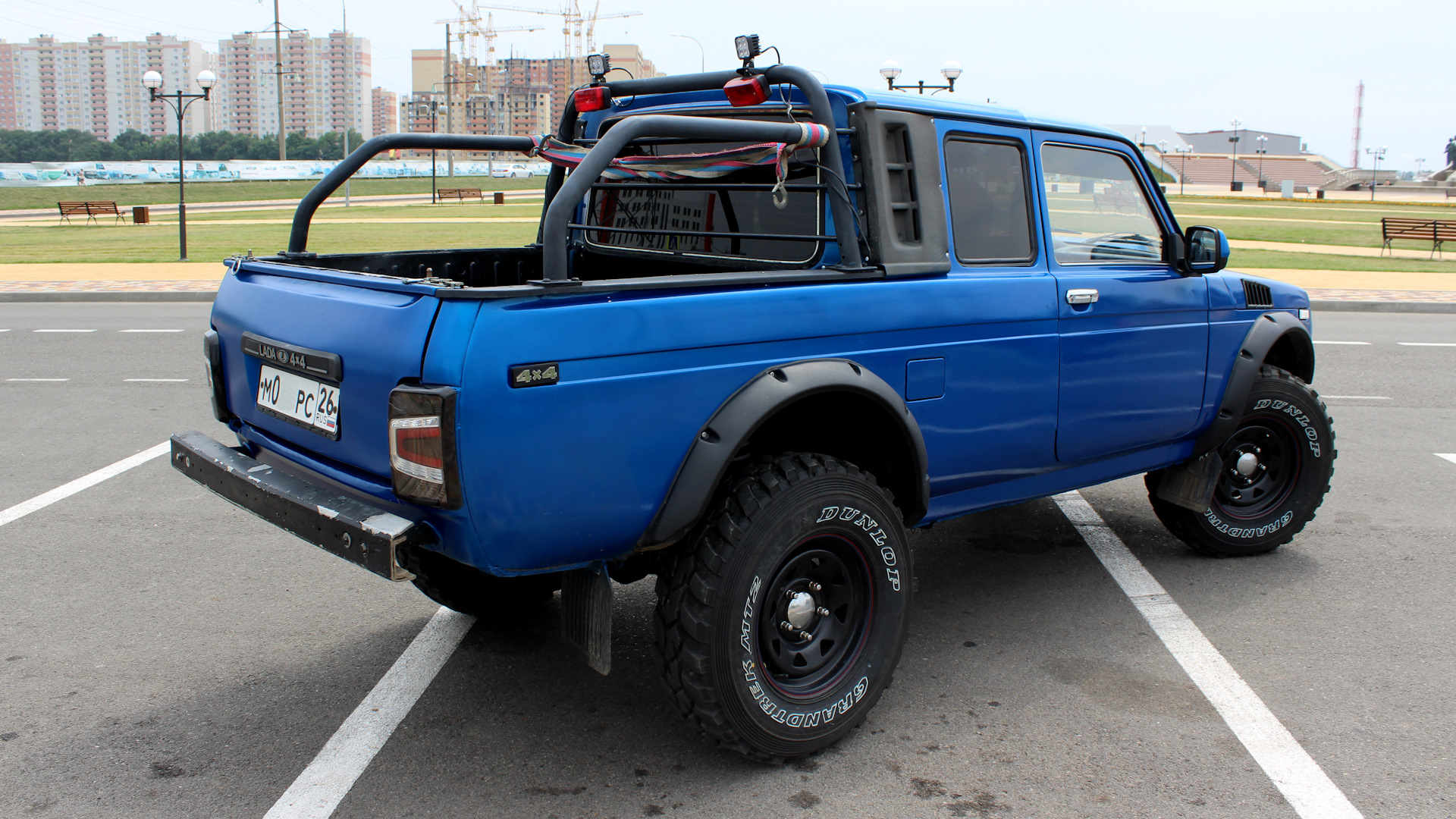 Lada Niva Ferrari