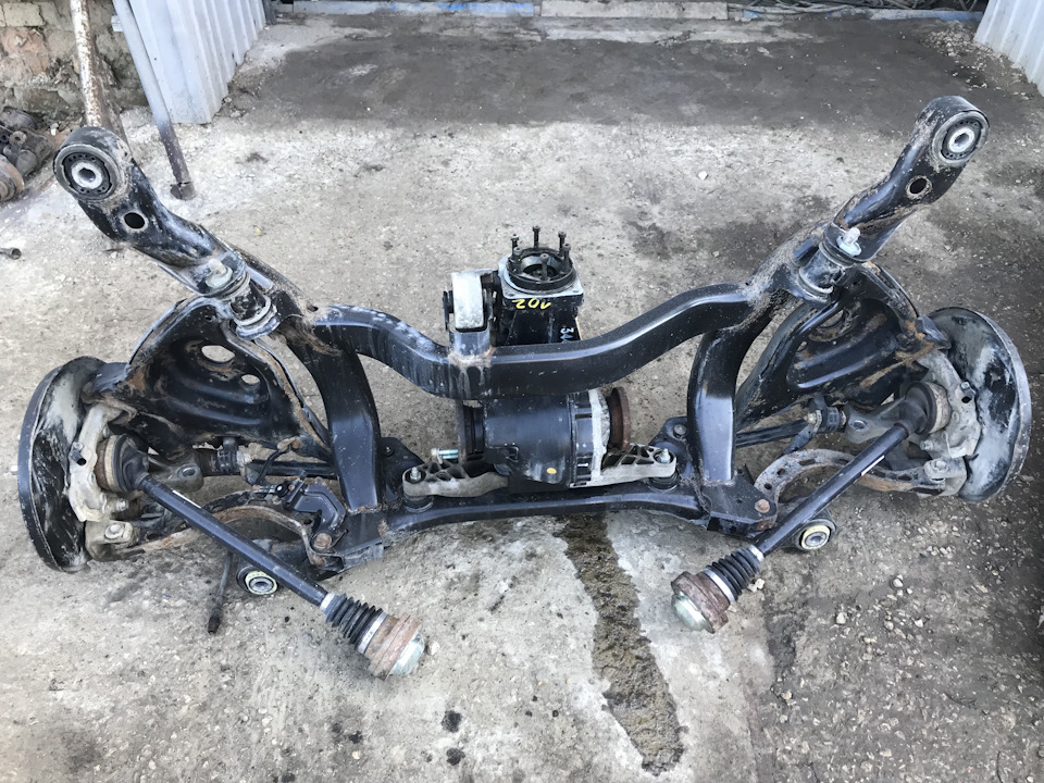 подрамник от кваттро — Audi A6 (C6)