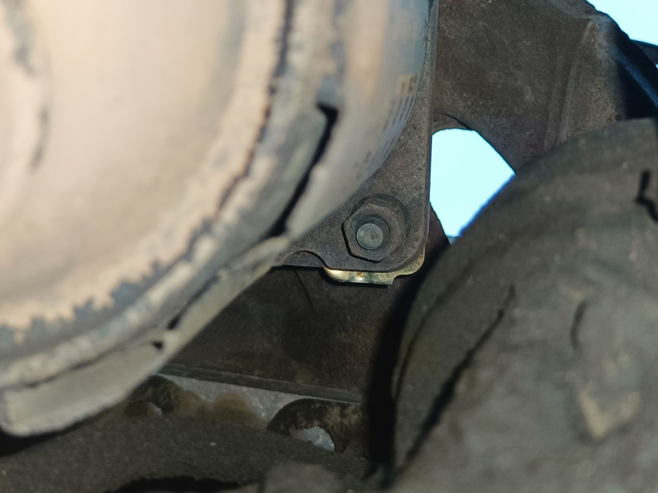 Воняет выхлопом в салоне — Peugeot 207, 1,4 л, 2007 года | поломка | DRIVE2