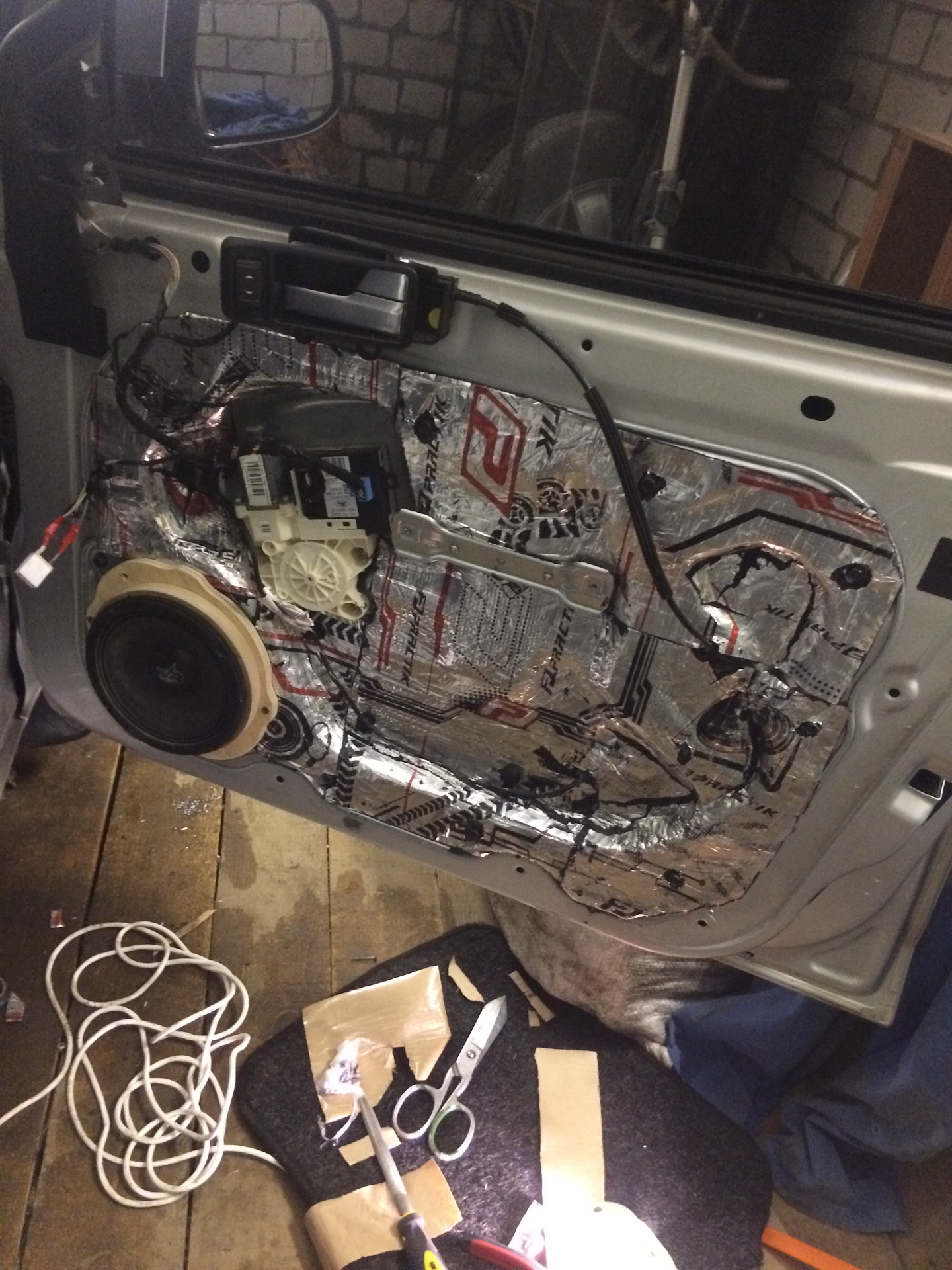 Шумоизоляция передних дверей+Установка передних колонок — Ford Focus II ...