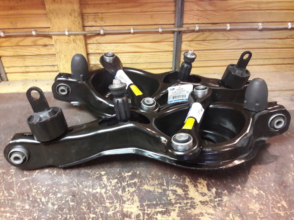 Собственно, вот она — новая подвеска. Все в оригинале кроме палок стабилизатора. — Ford Focus Hatchback III